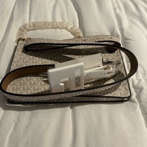 NWT Michael Kors Belt Bag Size Large